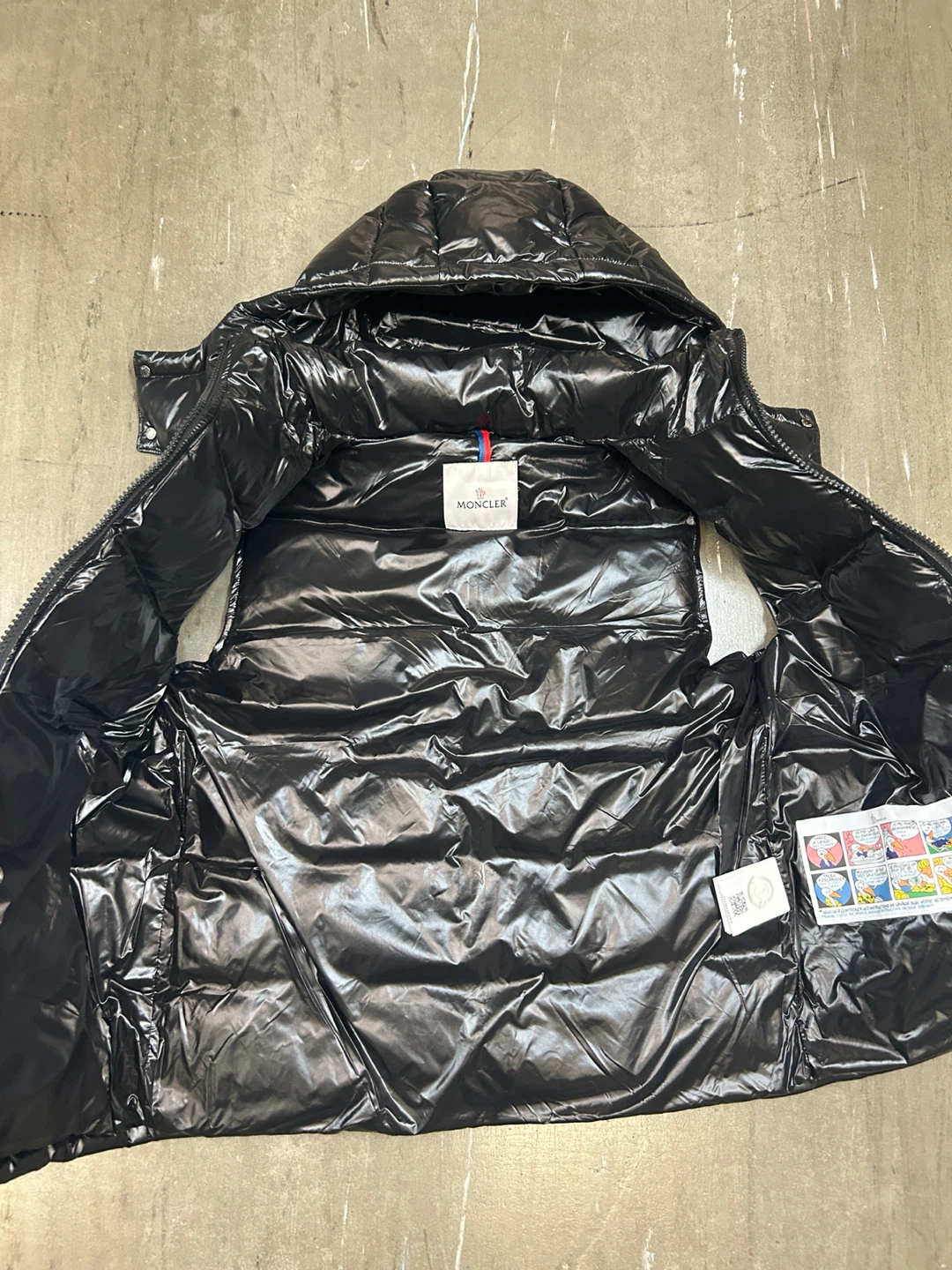 Moncler Black Shiny Puffer Vest with Hood - photo 3
