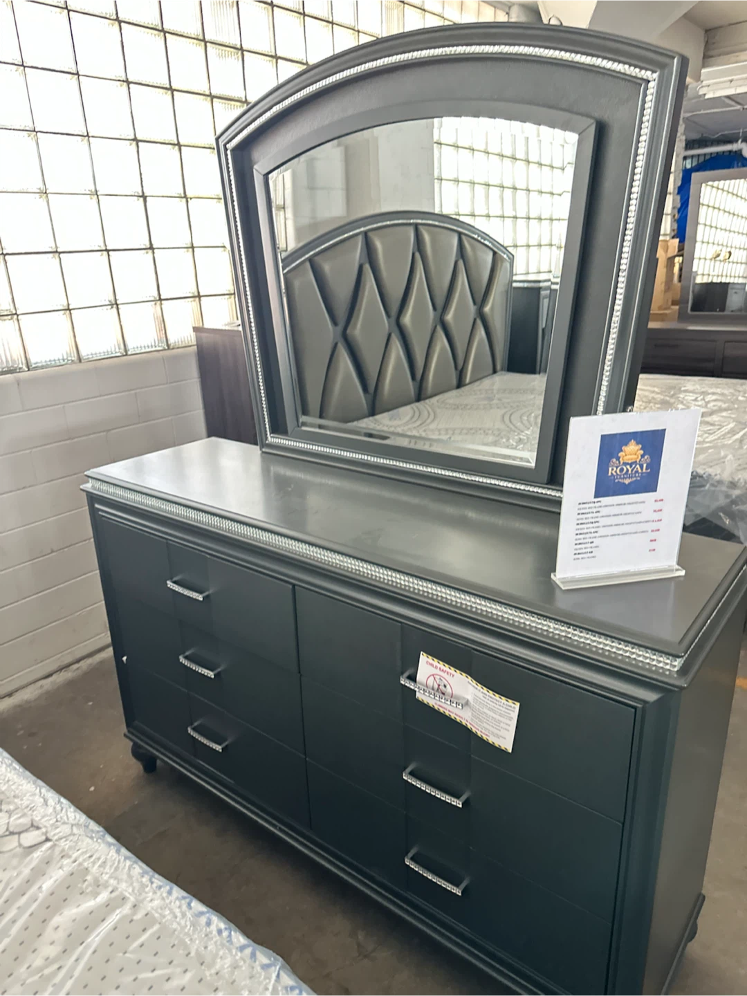 4 piece queen set bed frame mirror dresser nightstand - photo 3
