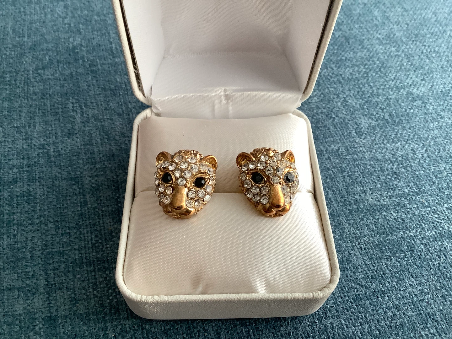 Panther Head Stud Earrings w Crystals & Rhinestones 🐞