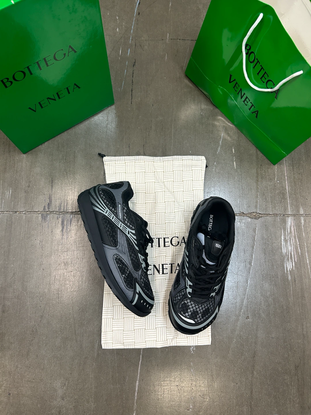 Bottega Veneta Men's Sneakers - Black EU 43 - photo 2