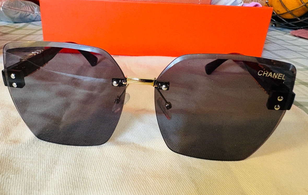 Chanel & Versace Sunglasses Bundle - photo 5