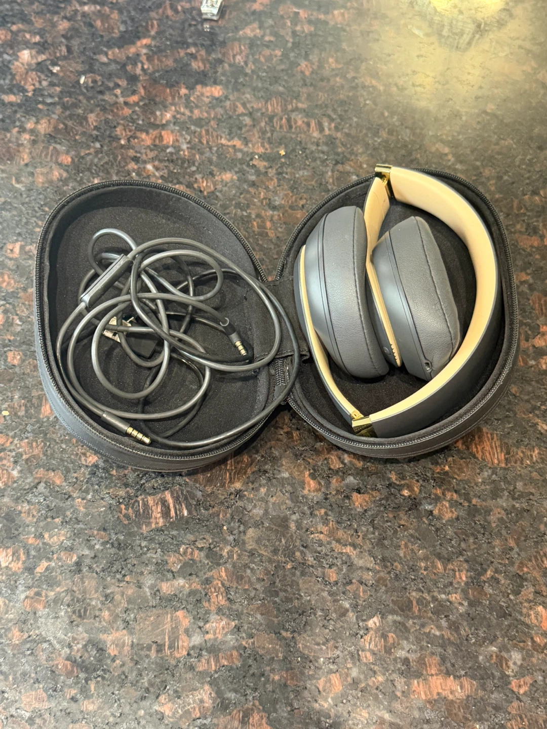 Beats Studio3 Wireless Headphones - Shadow Gray - photo 2