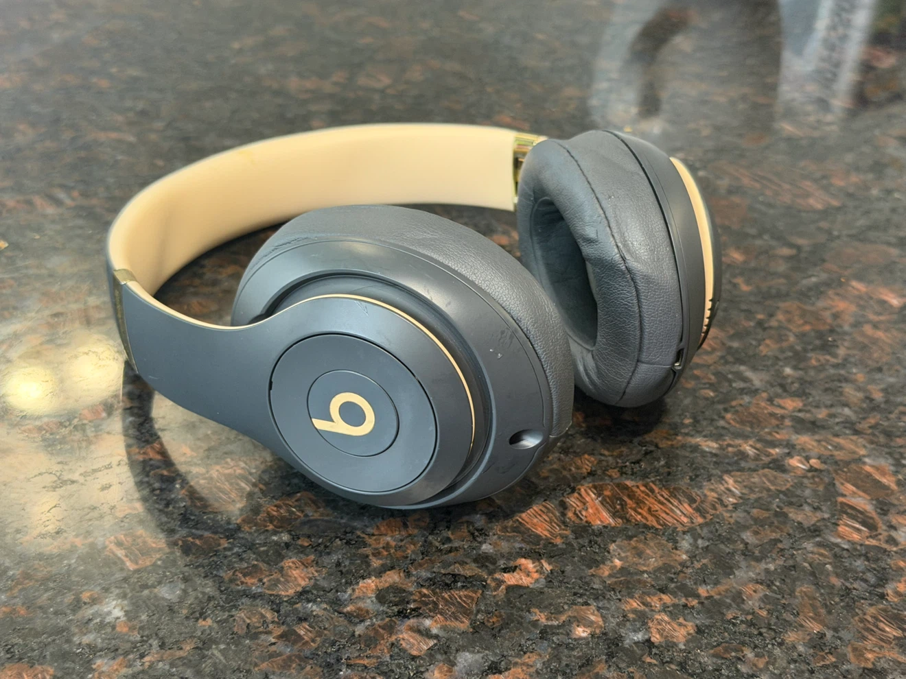 Beats Studio3 Wireless Headphones - Shadow Gray - photo 4
