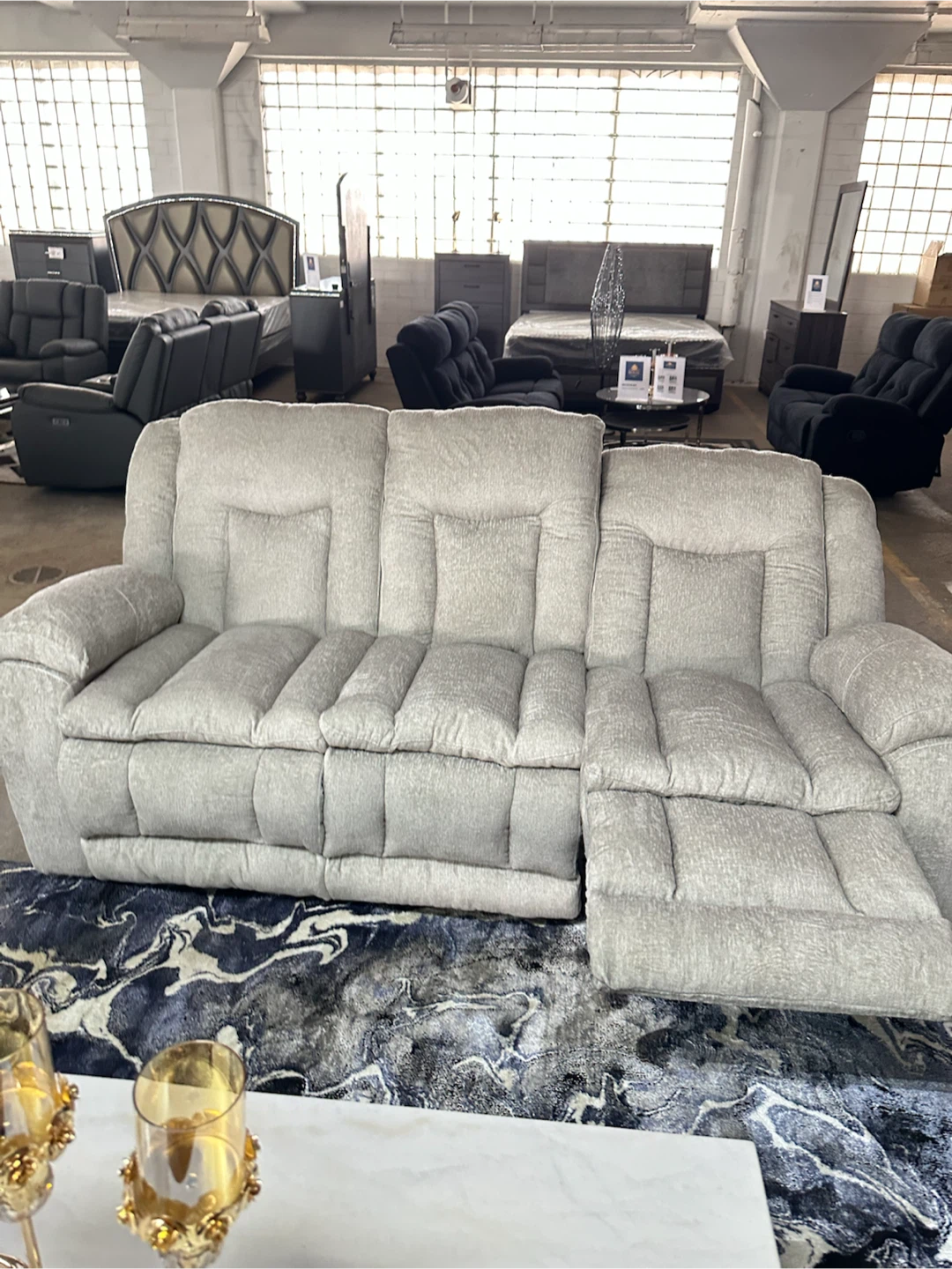 Sofa & loveseat & recliner - photo 3