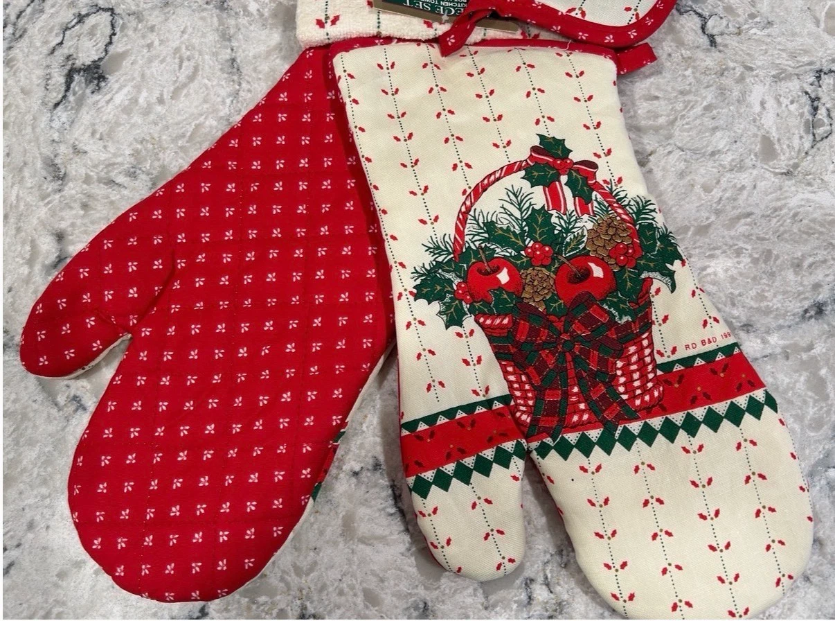 Holiday 4-Piece Kitchen Set(Oven Mitts, Pot Holder,Towel) - photo 3