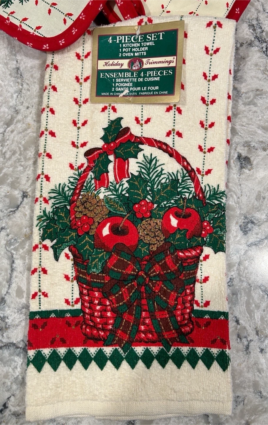Holiday 4-Piece Kitchen Set(Oven Mitts, Pot Holder,Towel) - photo 4
