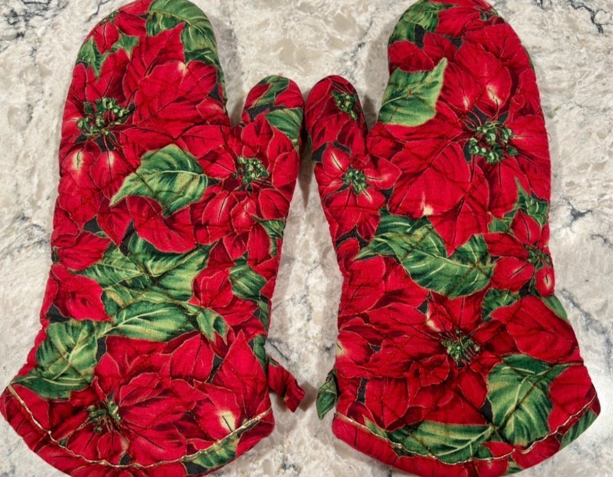 Floral Poinsettia Oven Mitts & Pot Holders Set - photo 2
