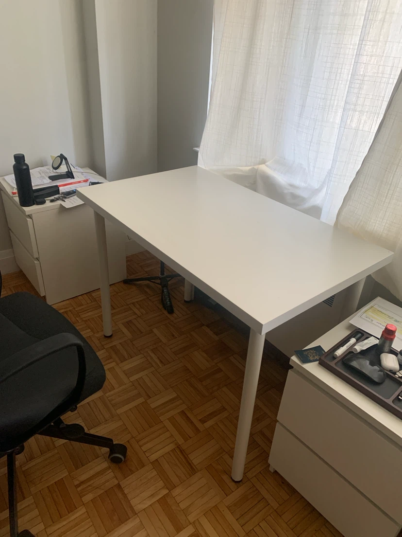 White desk - photo 2