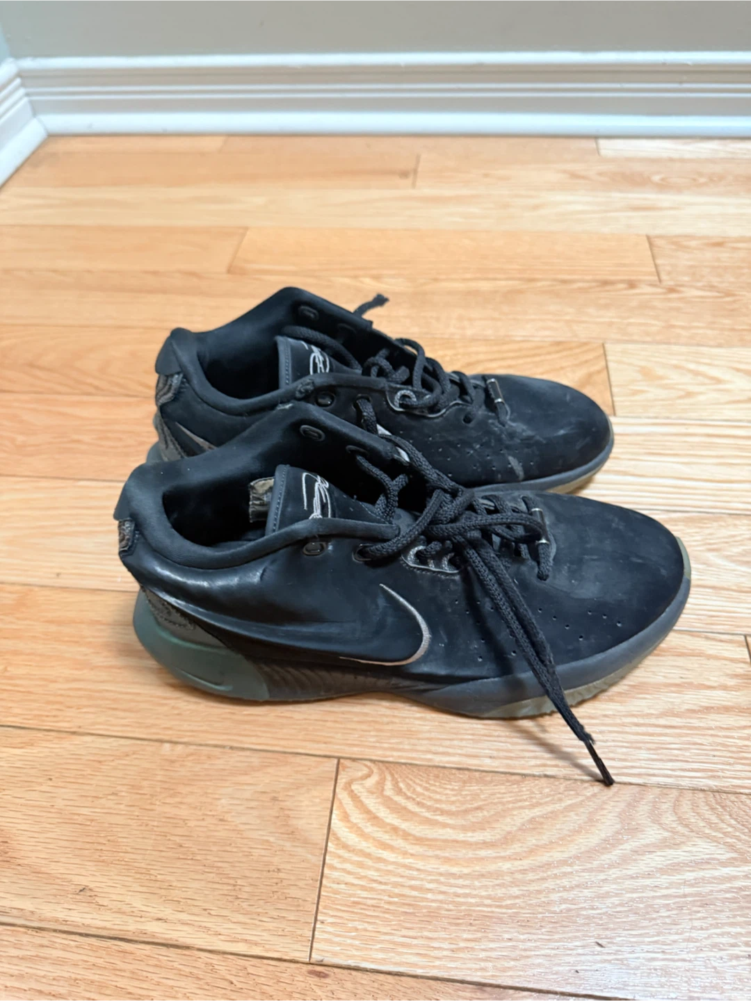 Nike Basketball Shoes - photo 3