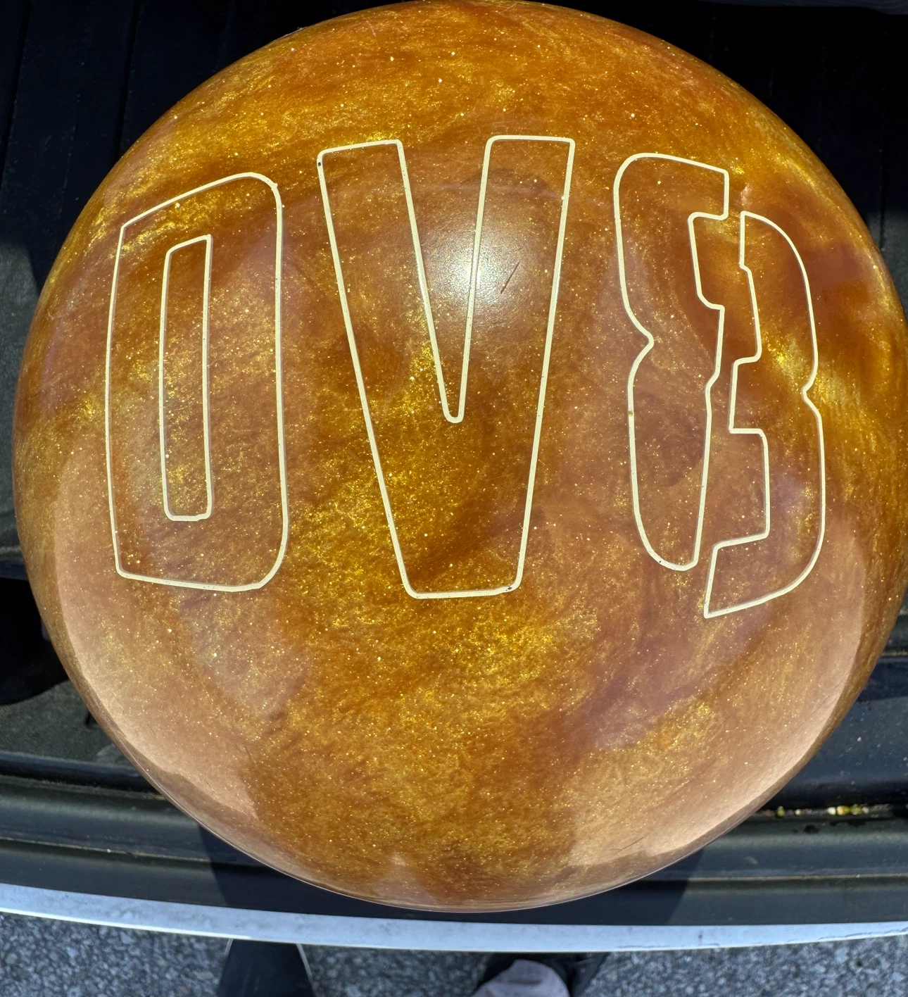Bowling Ball - Gold DV8 HGN1 (9 lb) - photo 2