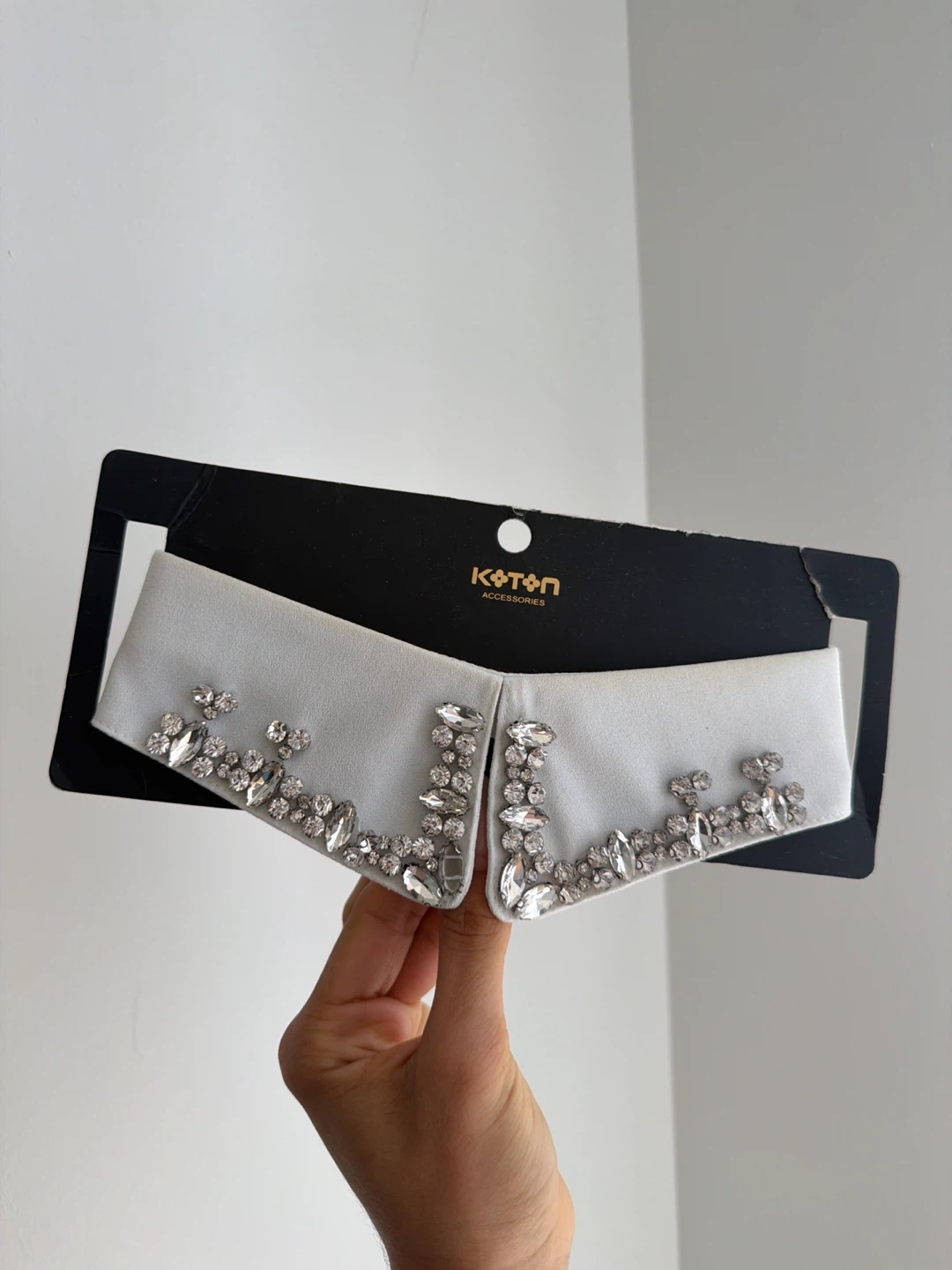 white detachable collar with gems