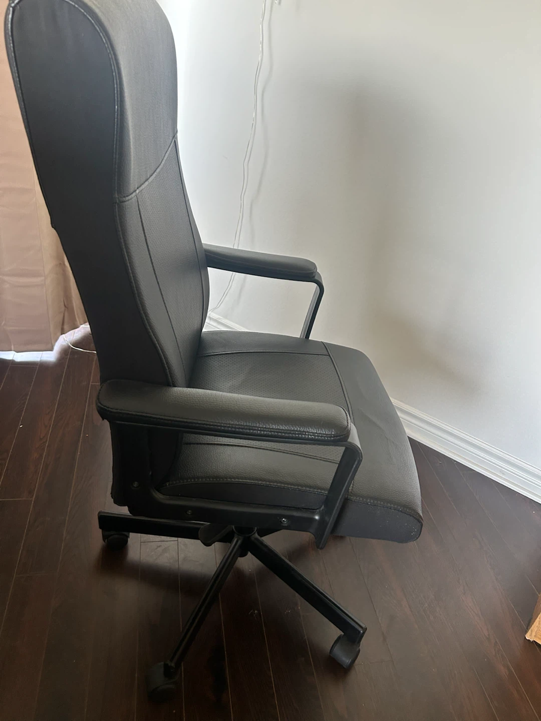 Black Faux Leather Office Chair - photo 4