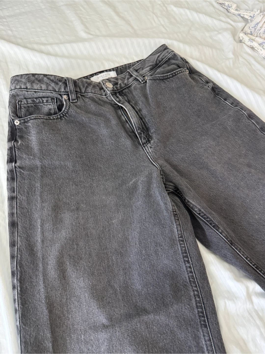 Dynamite Heidi Jeans - Grey - Size 28 - photo 5