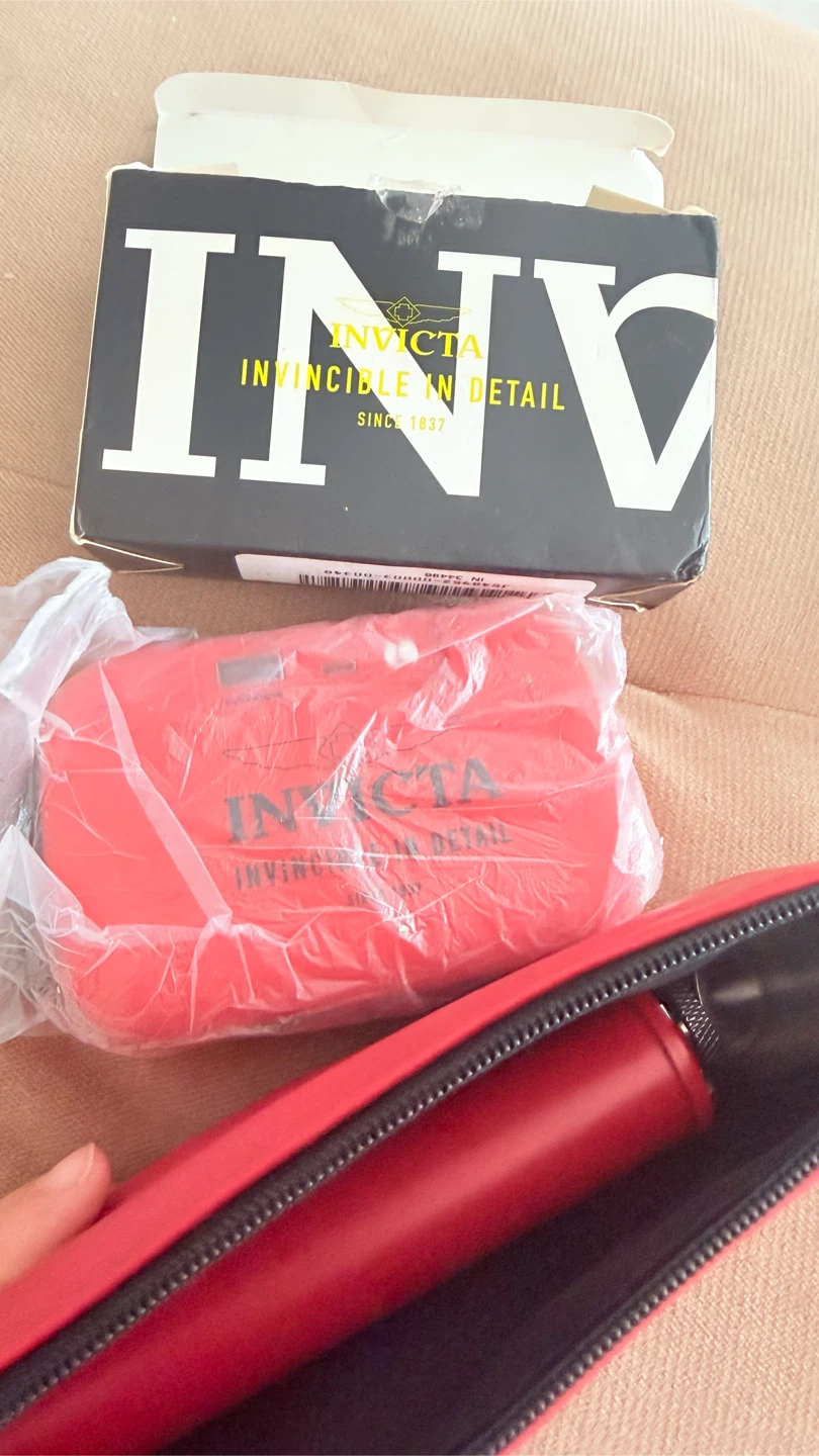 Invicta Flask Set with Shot Glasses & speaker - photo 4