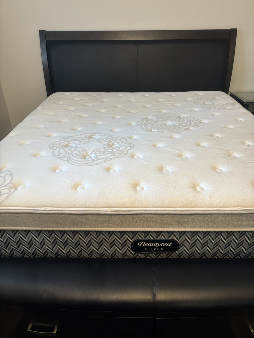 King Beautyrest Silver Mattress and Bed frame - photo 3