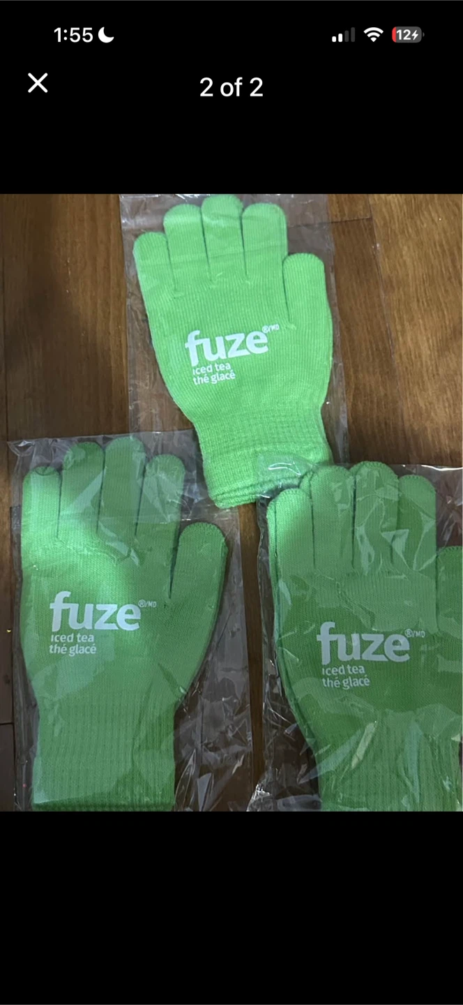Coca-Cola Red Socks (2 Pairs) and fuze gloves - photo 2