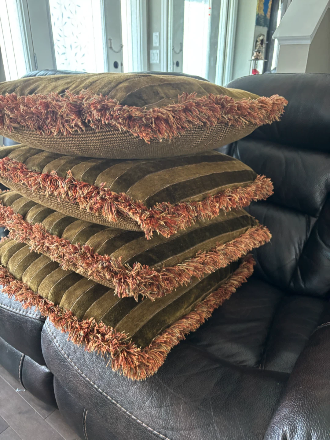 Set of 4 Decorative Throw Pillows - photo 3