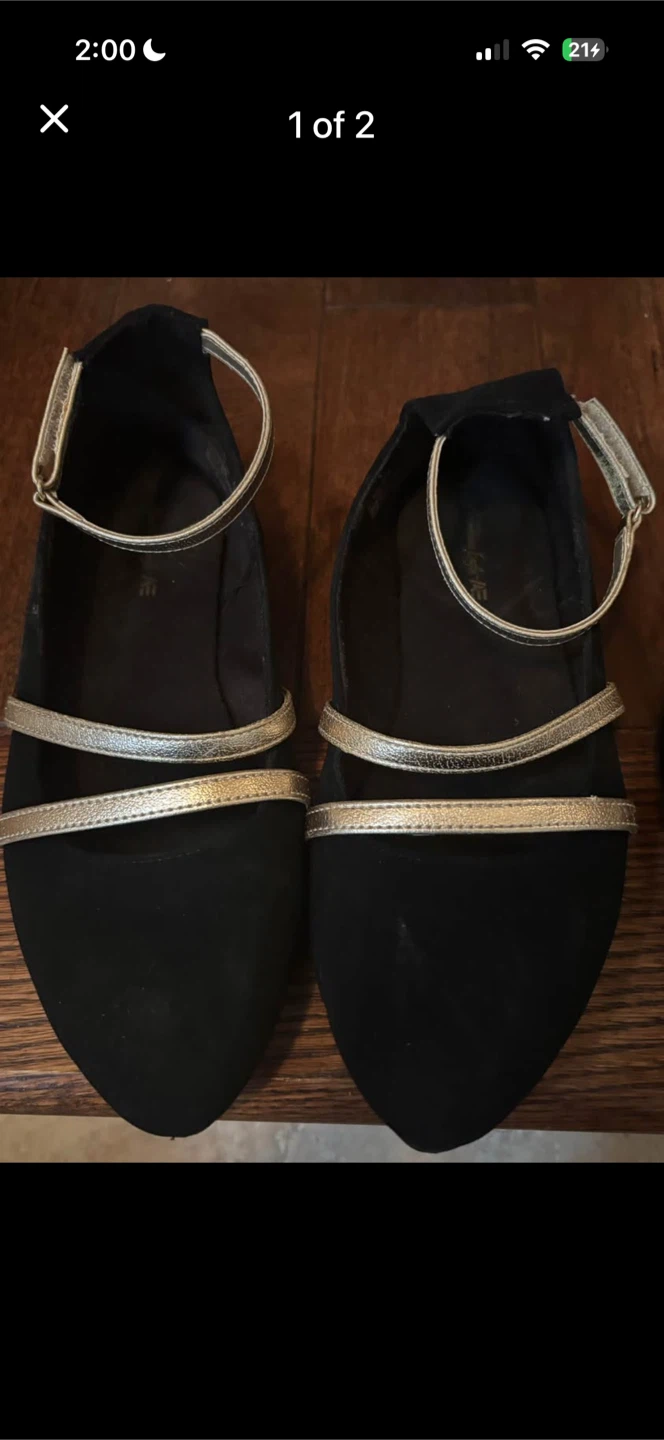 American eagle - Black and Gold Flats - Size 2