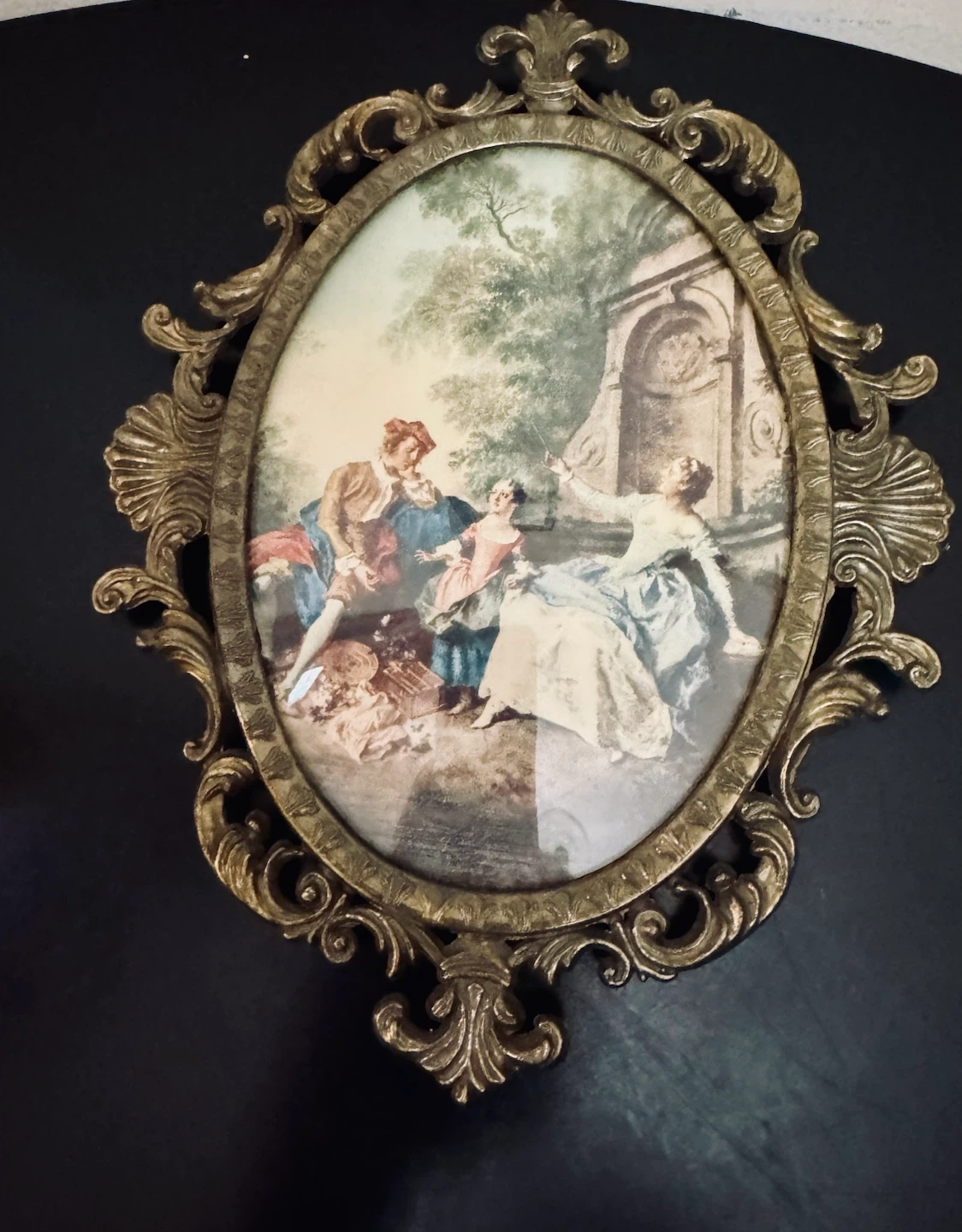 Vintage Oval Wall Art Frame