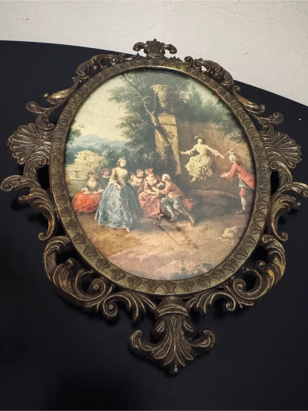 Ornate Vintage Oval Picture Frame with Scene