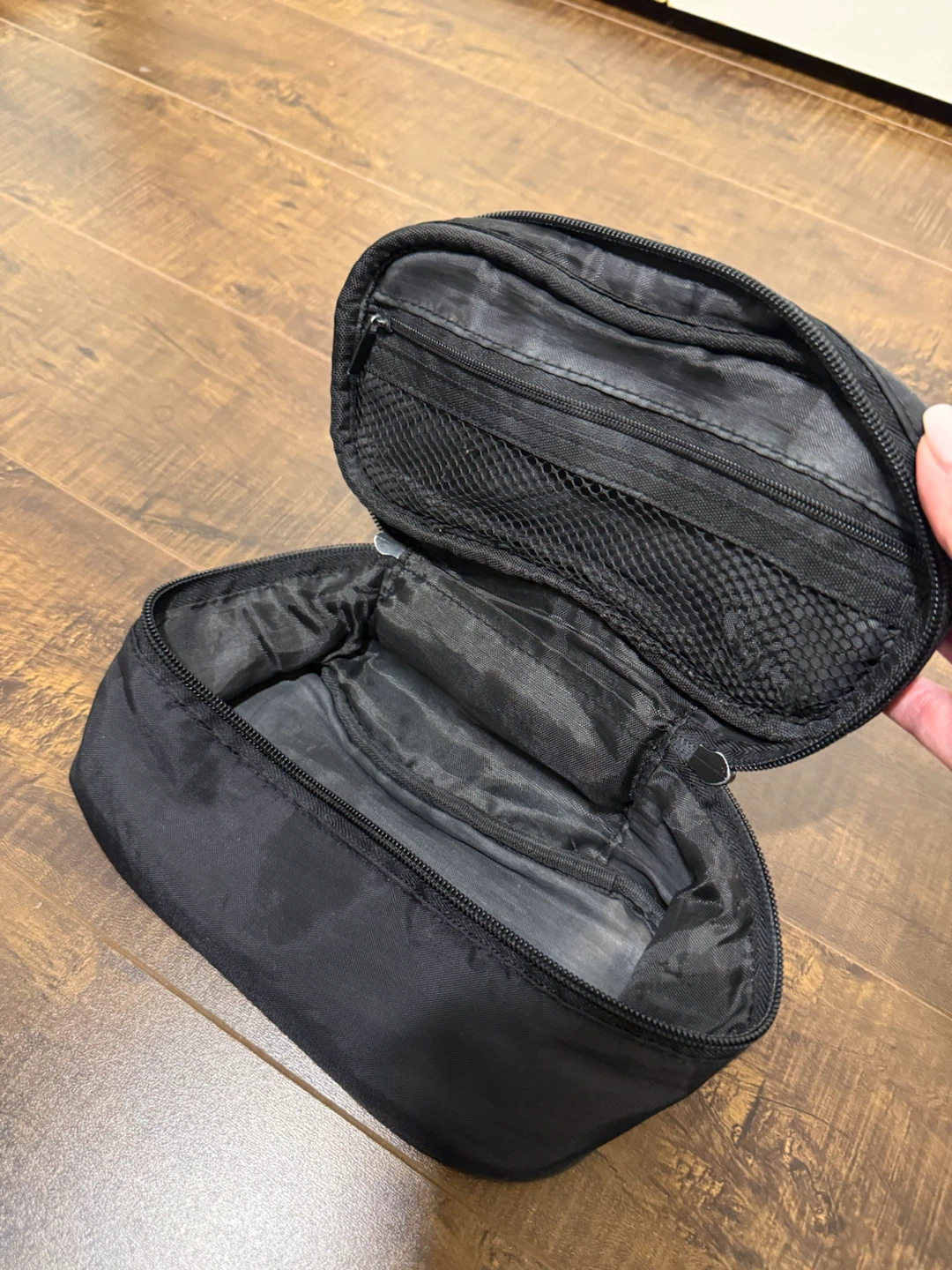 Black Makeup Bag / Toiletry Pouch - photo 2