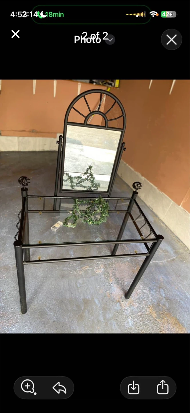 Metal Vanity Table with Mirror - photo 2
