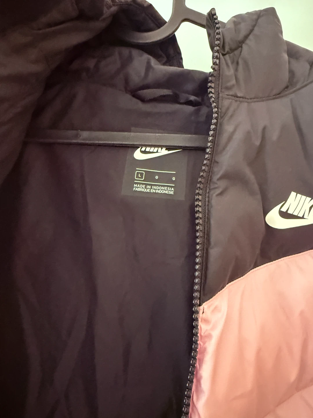 Nike Puffer Jacket - Black and Pink - photo 3