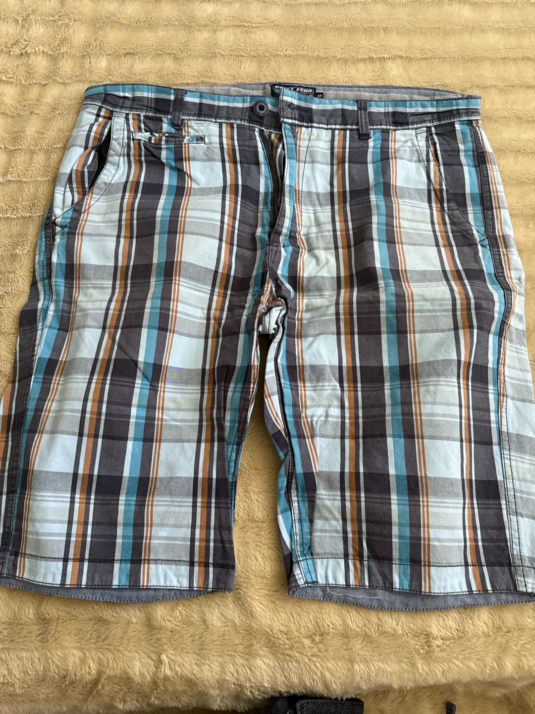 Point Zero Plaid Shorts Size 38