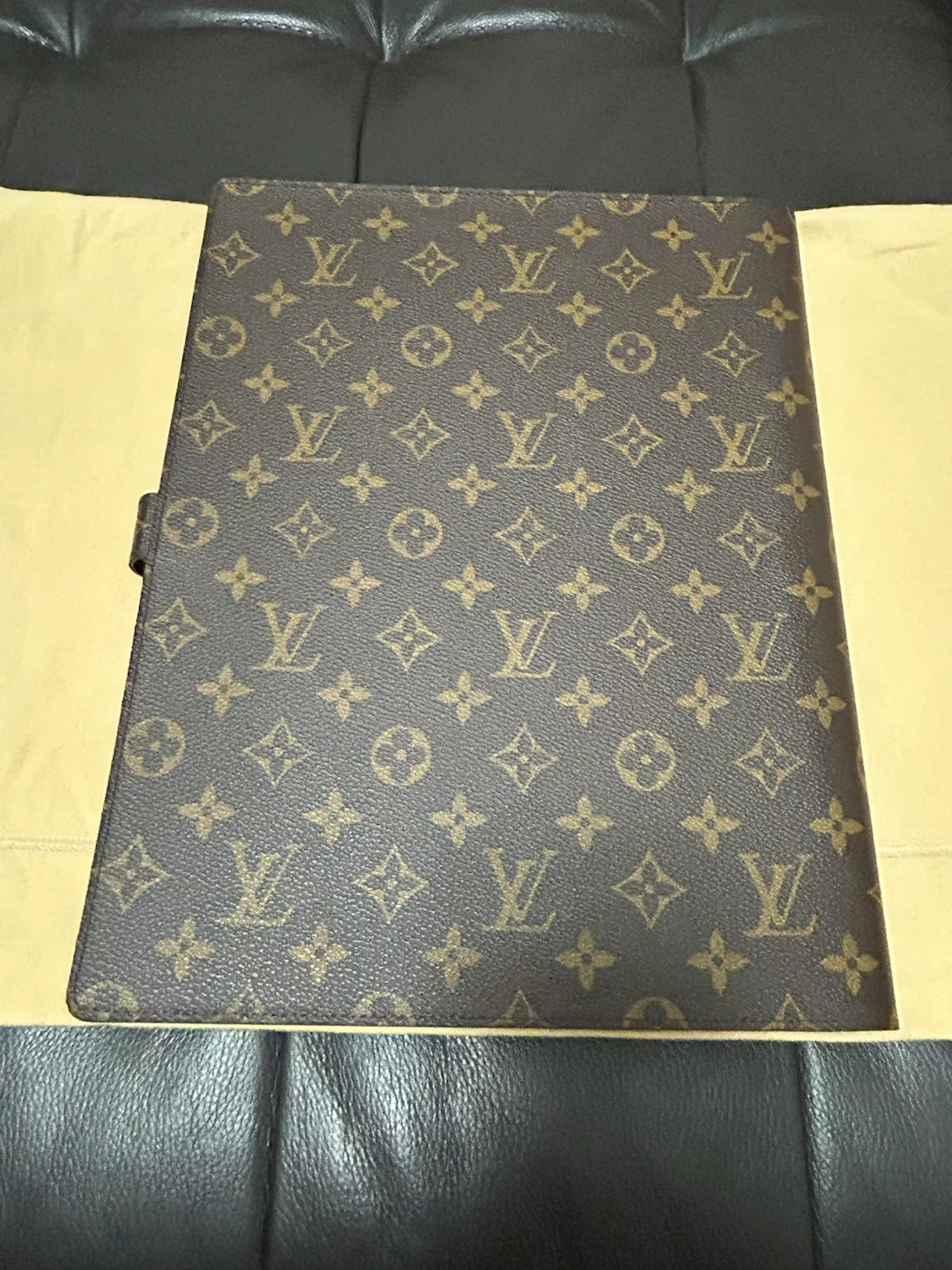 Authentic Louis Vuitton Monogram A4 Bloc Agenda/Notebook Cover - photo 2