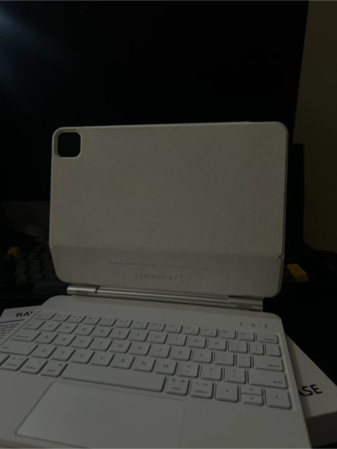 RAYMCRAFT Wireless Keyboard Case for iPad 11th/10th Gen - White - photo 3