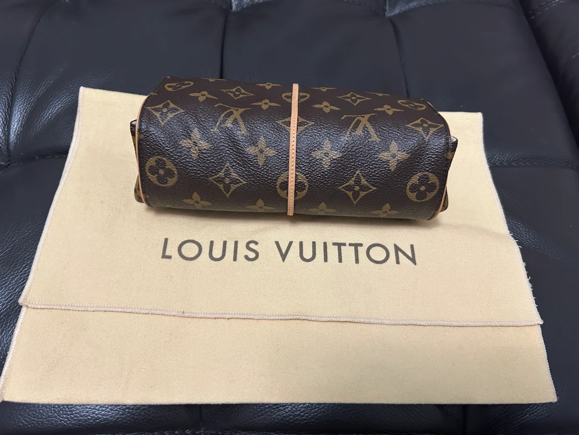 Louis Vuitton Monogram Jewelry Travel Pouch - photo 2
