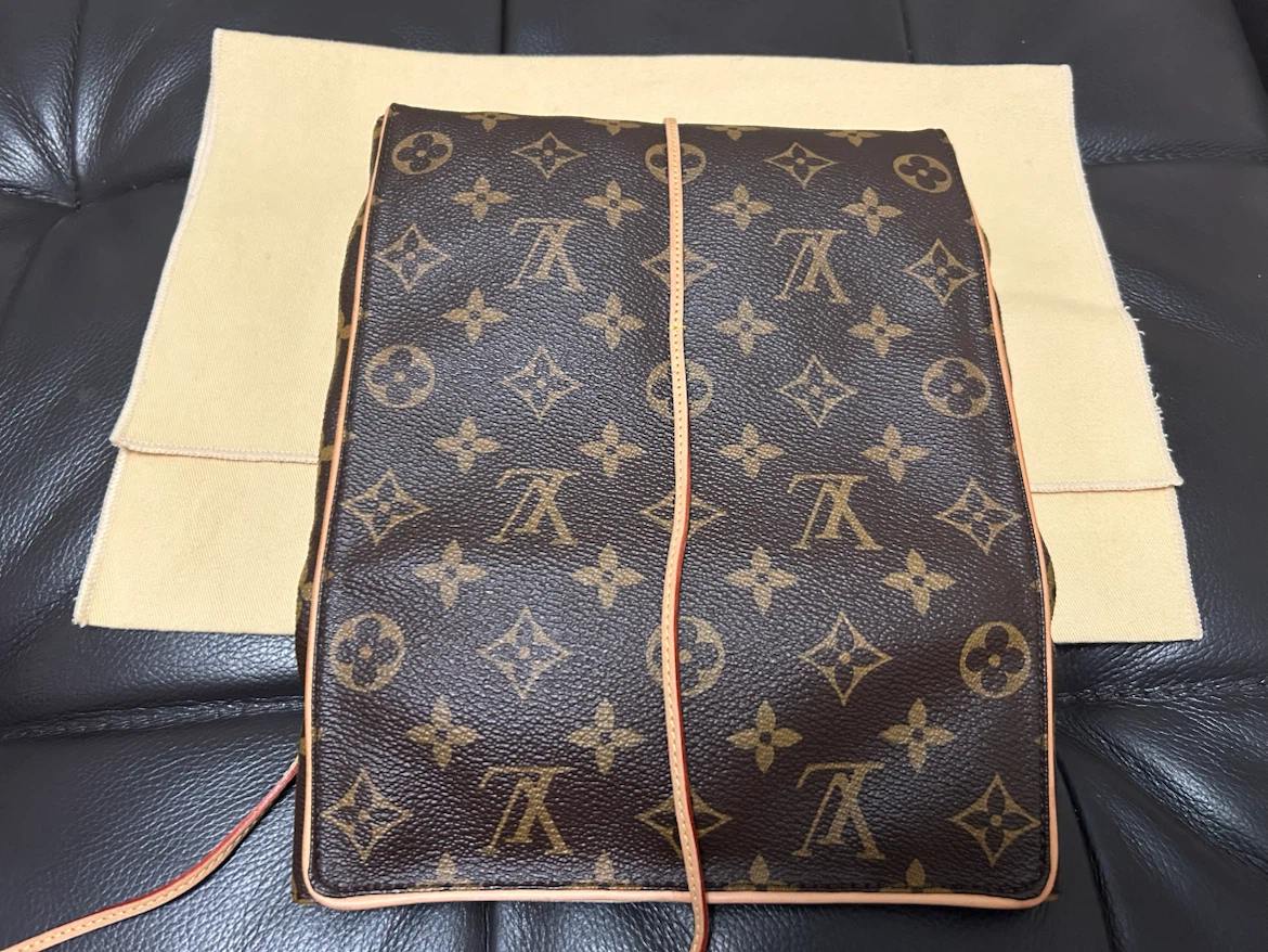 Louis Vuitton Monogram Jewelry Travel Pouch - photo 4