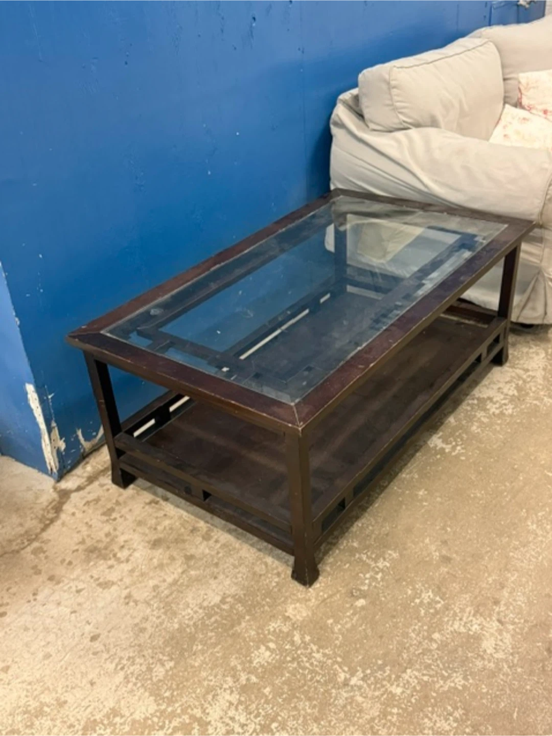 Sofa and table - photo 3