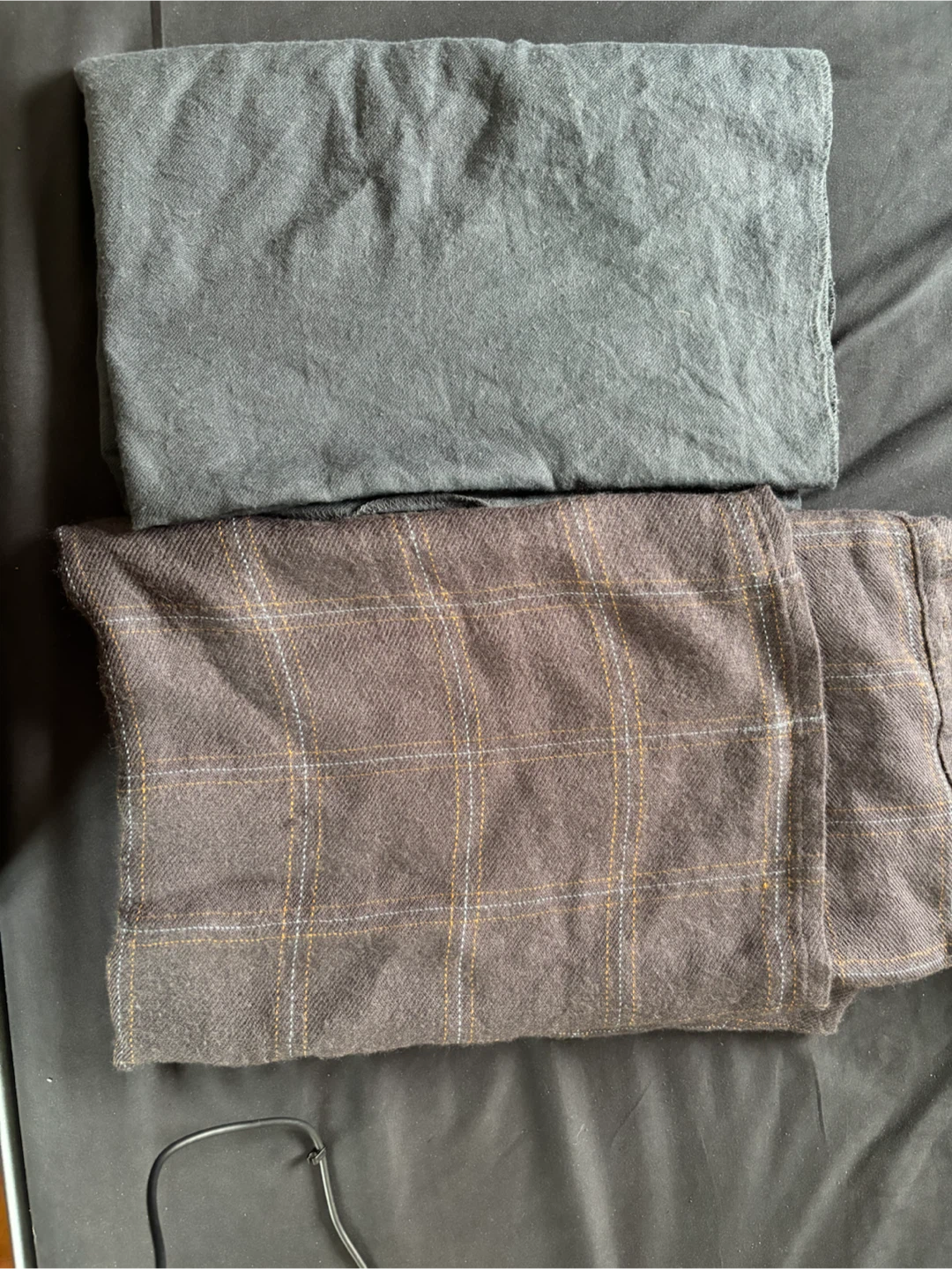 2 throw on blankets