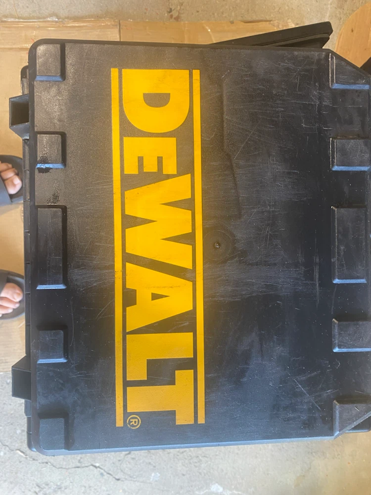 DeWalt 14.4V Cordless Impact Wrench Kit