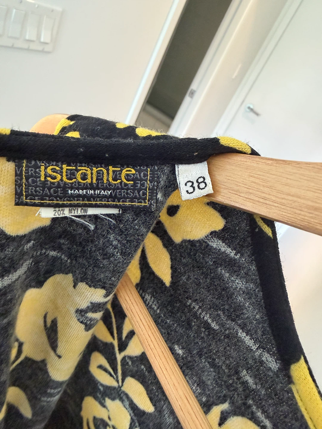 Istante Black & Yellow Rose Print Sleeveless Dress Size 38 - photo 3