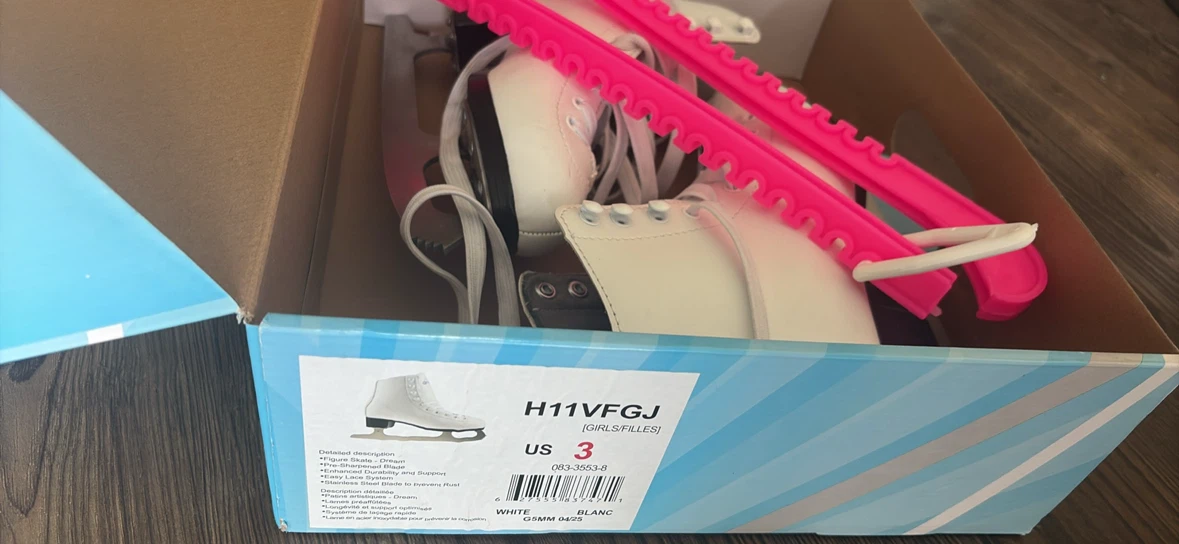 Figure Ice Skates (Size 220) with Pink Blade Guards - photo 5
