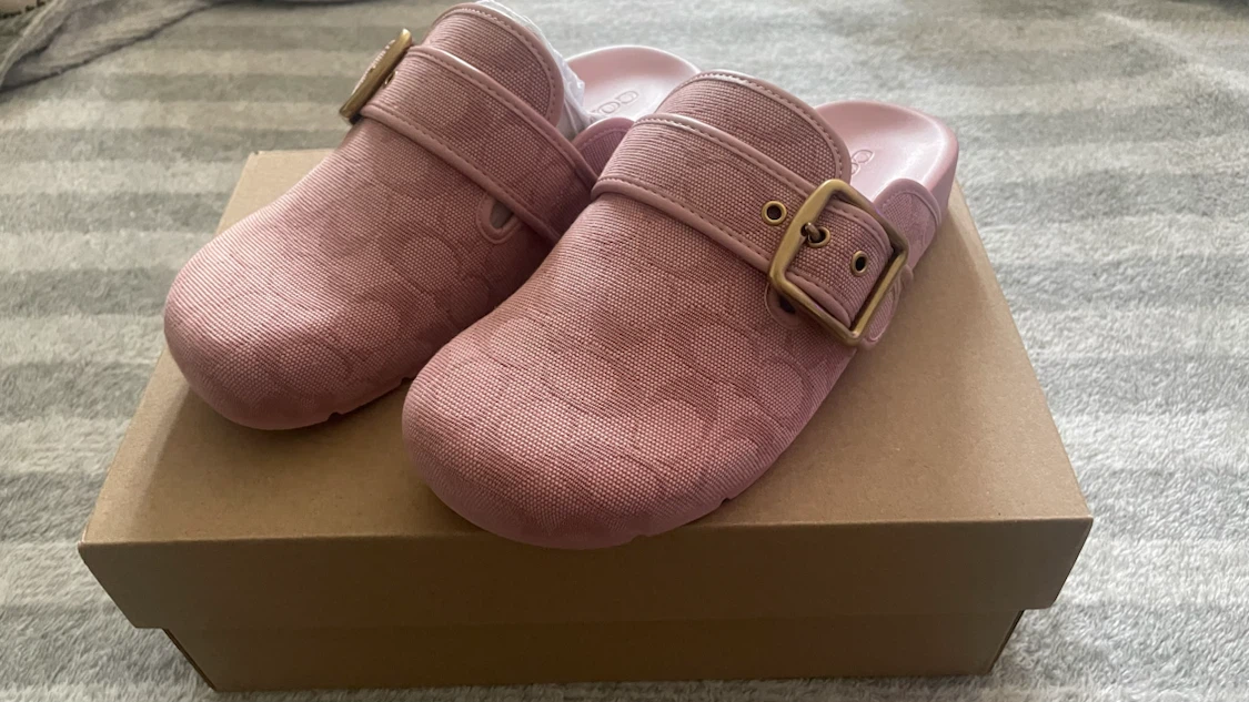 BRAND NEW! SOLD OUT PINK COACH ARCHIVAL BUCKLE CLOG - photo 4