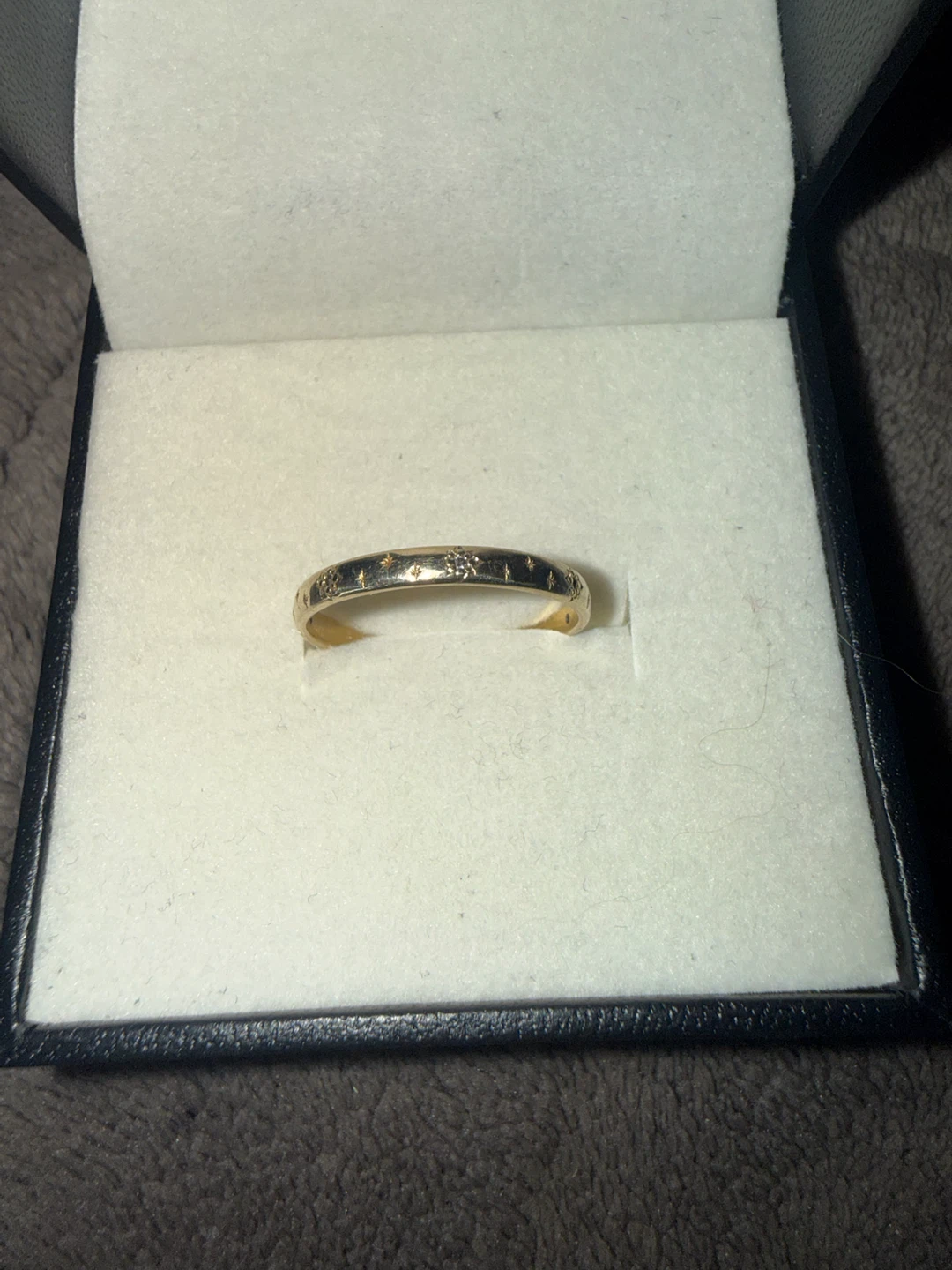 10k Solid Gold  Ring - Size 8 - photo 2