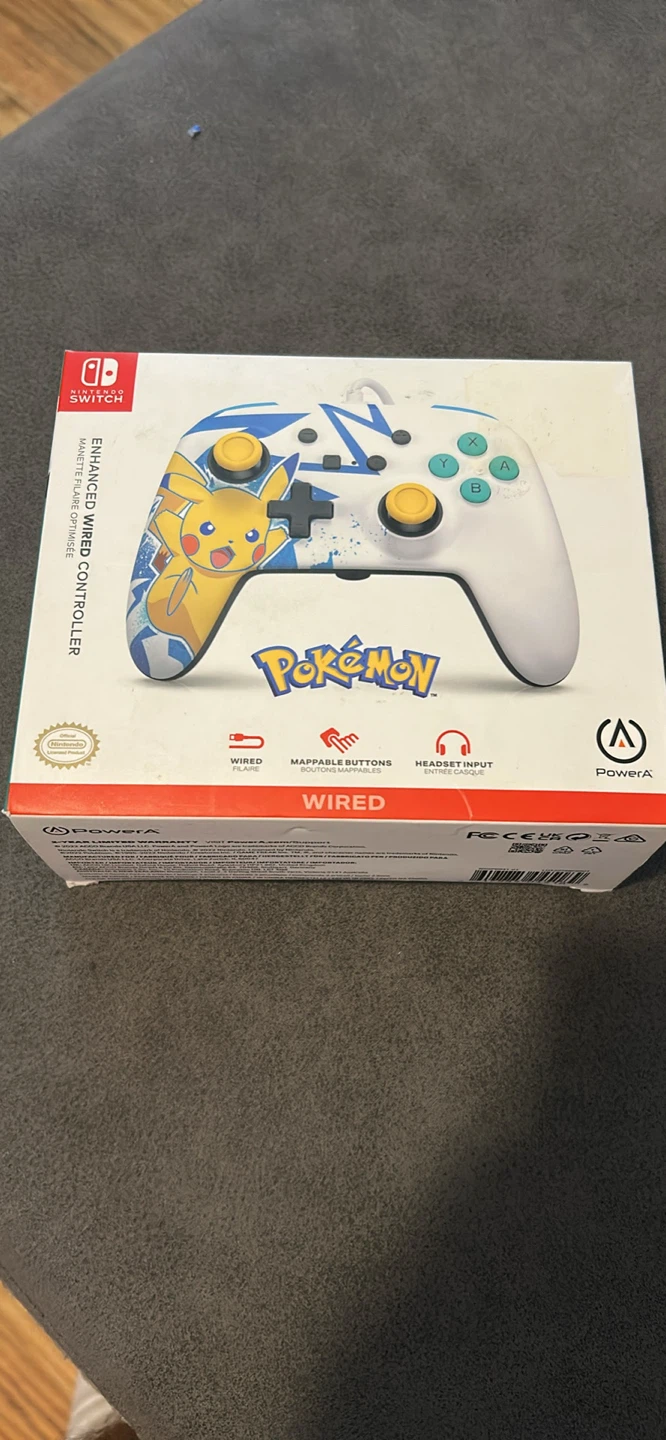 Nintendo Switch - Pikachu Wired