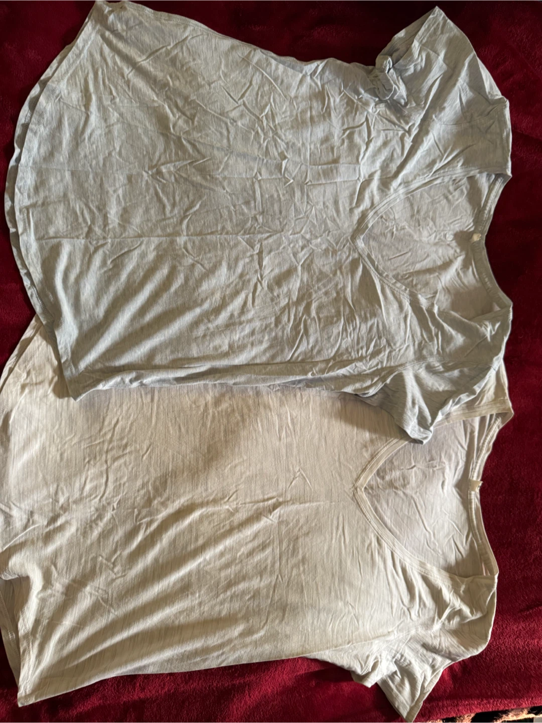 Lululemon V-Neck T-Shirts - Size 6