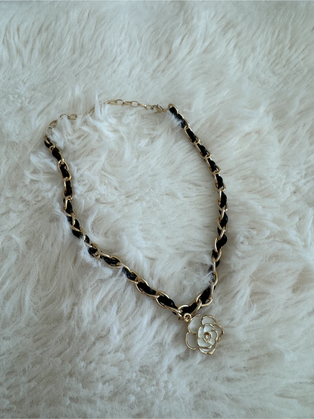 Gold Chain Necklace with Flower Pendant