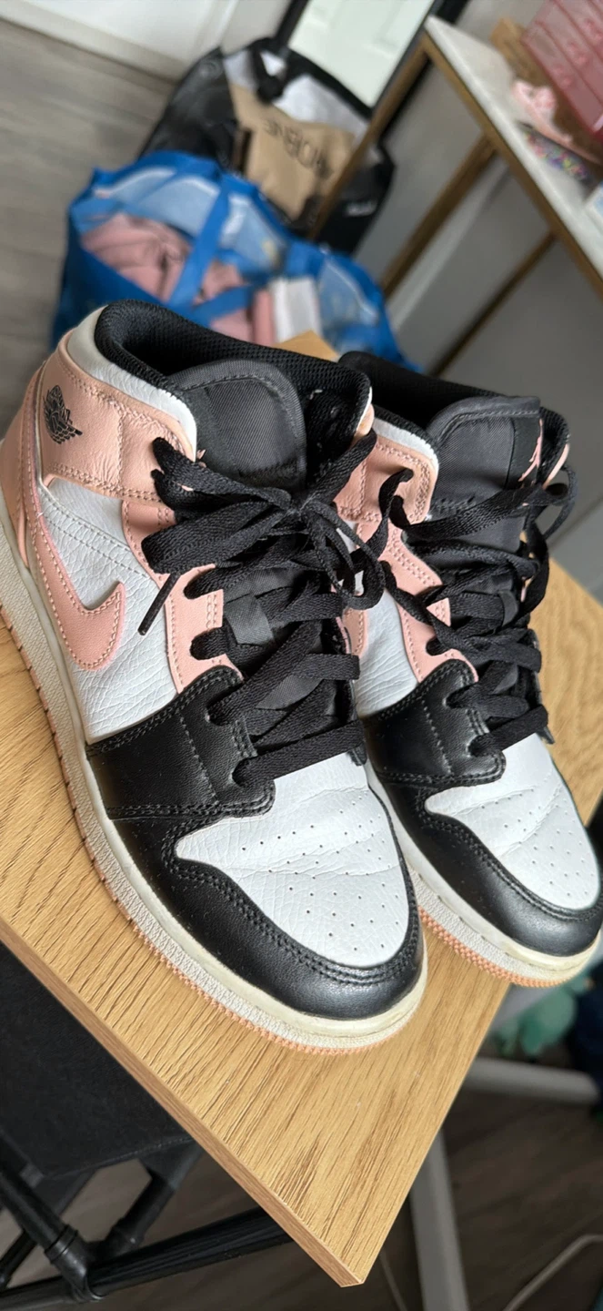 Air Jordan 1 Mid Crimson - photo 3