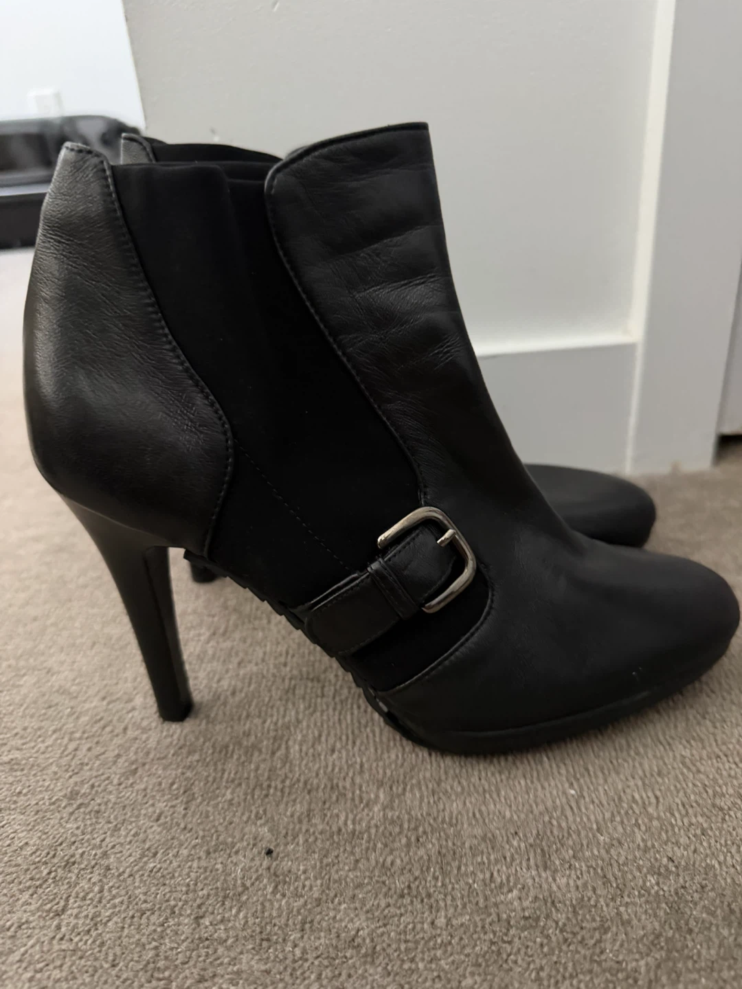 Stuart Weitzman Black Leather Ankle Boots - photo 3