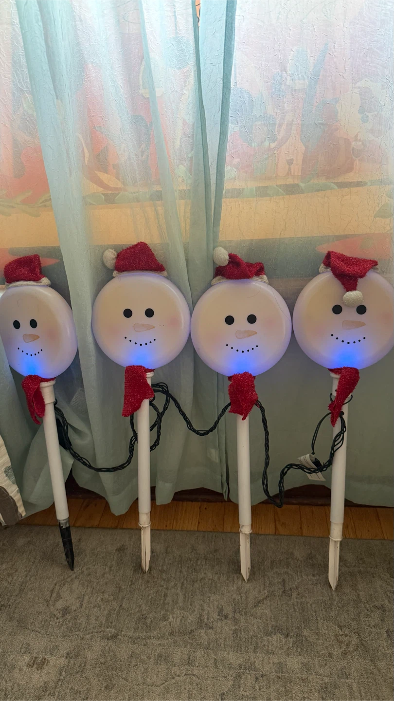 Set of 4 Light-Up Snowman Yard Stakes - photo 3