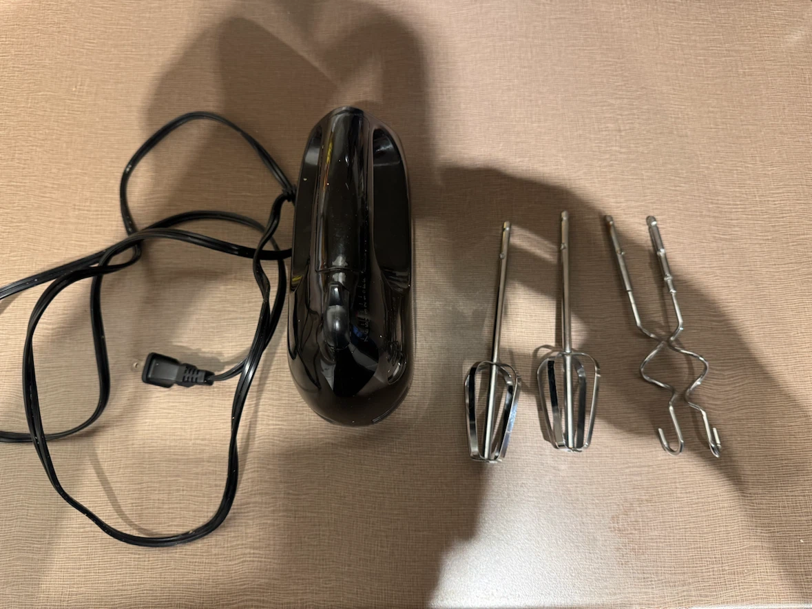 Blender & FREE Electric Hand Mixer - photo 4