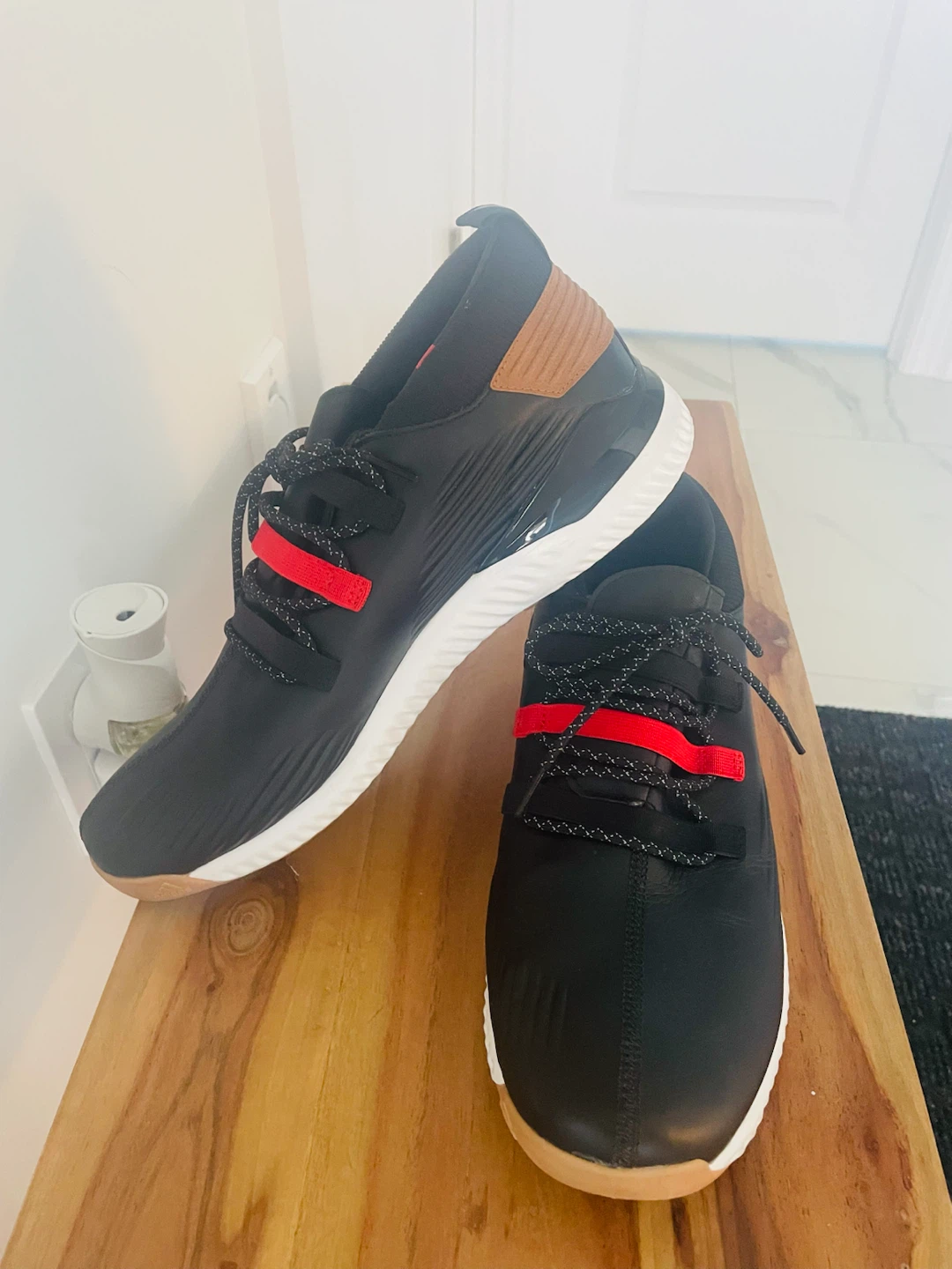 Bounce Men's Sneakers Black/Red Size 9