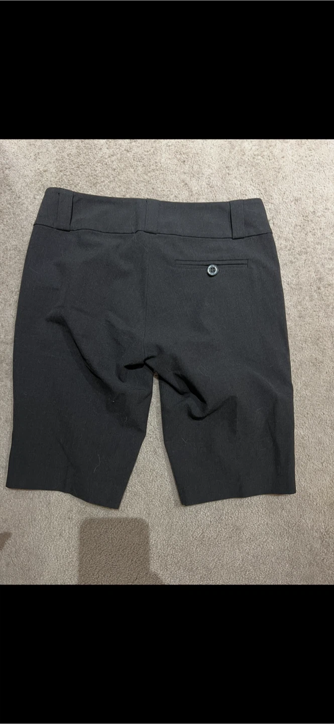 DKNY Bermuda Shorts - Size XS - photo 2