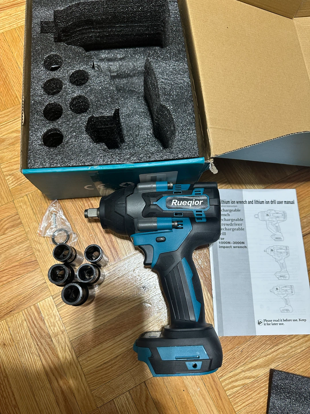 Rueqior 18V Cordless Impact Wrench Kit