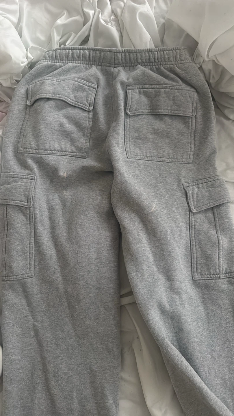 ARITZIA Grey Cargo Sweatpants - photo 2